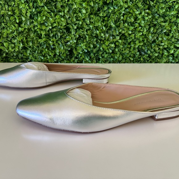 Banana Republic Metallic Silver Mules - Picture 2 of 8